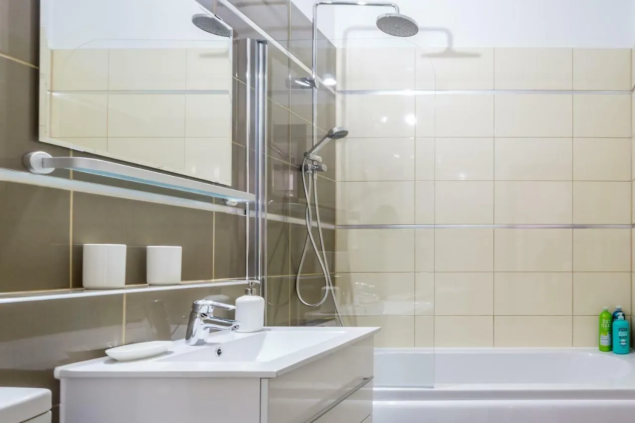 Luxury-Central Apartment-Victoriei Square-Subway Bucharest Romania
